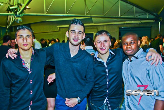 Cliquer pour voir l'image en taille réelle