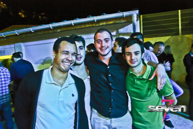 Cliquer pour voir l'image en taille réelle