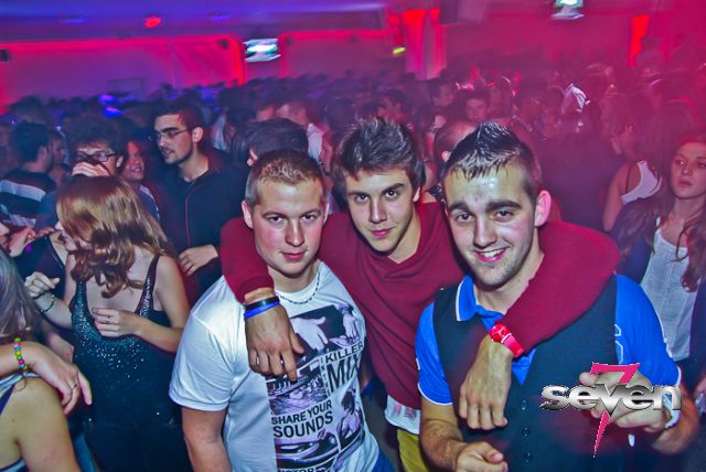 Cliquer pour voir l'image en taille réelle