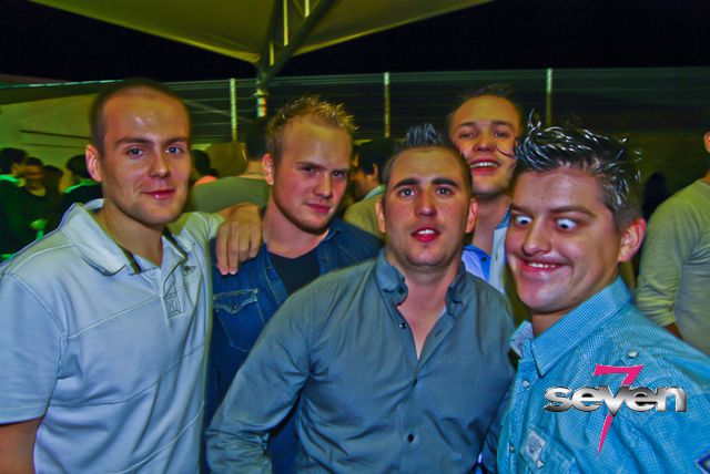 Cliquer pour voir l'image en taille réelle