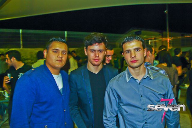 Cliquer pour voir l'image en taille réelle