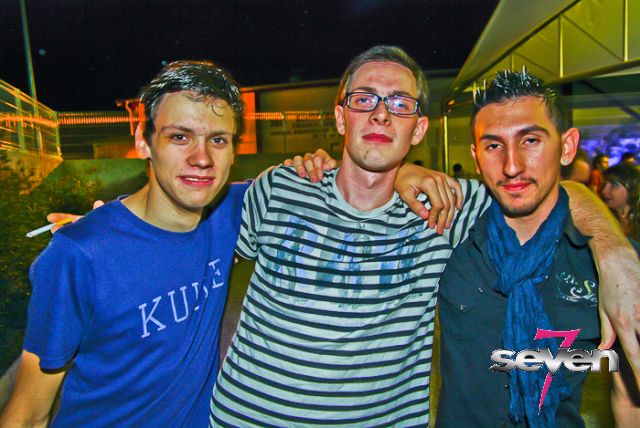 Cliquer pour voir l'image en taille réelle