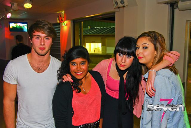 Cliquer pour voir l'image en taille réelle