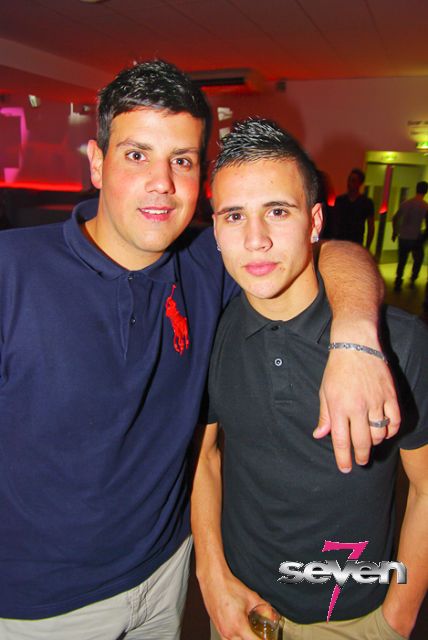 Cliquer pour voir l'image en taille réelle