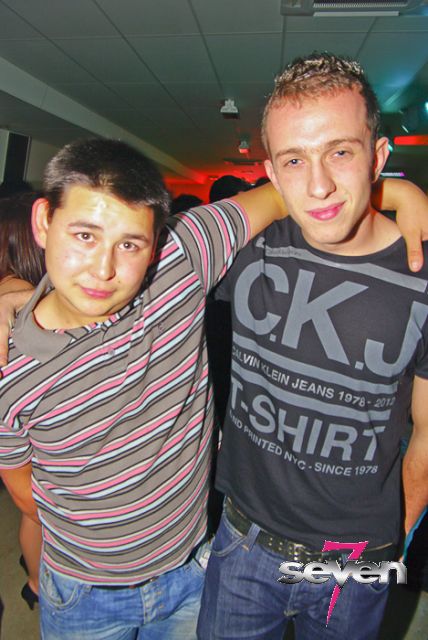 Cliquer pour voir l'image en taille réelle