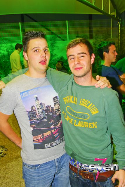 Cliquer pour voir l'image en taille réelle