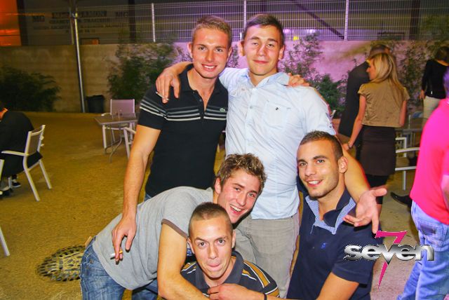 Cliquer pour voir l'image en taille réelle