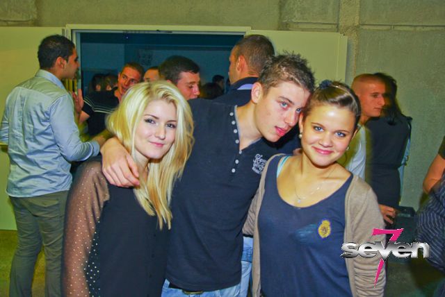 Cliquer pour voir l'image en taille réelle