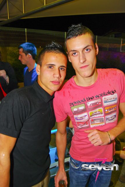 Cliquer pour voir l'image en taille réelle