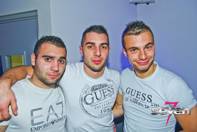 Cliquer pour voir l'image en taille réelle