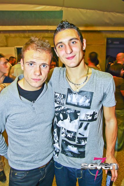 Cliquer pour voir l'image en taille réelle