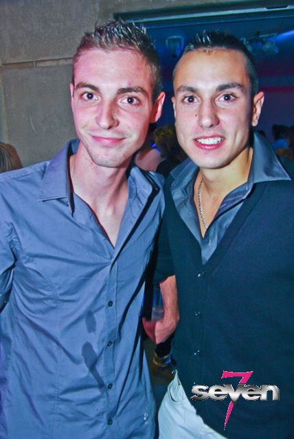 Cliquer pour voir l'image en taille réelle