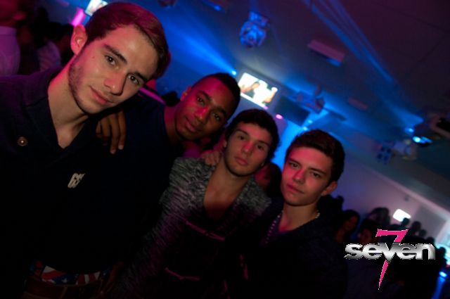 Cliquer pour voir l'image en taille réelle