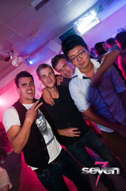 Cliquer pour voir l'image en taille réelle