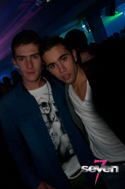 Cliquer pour voir l'image en taille réelle