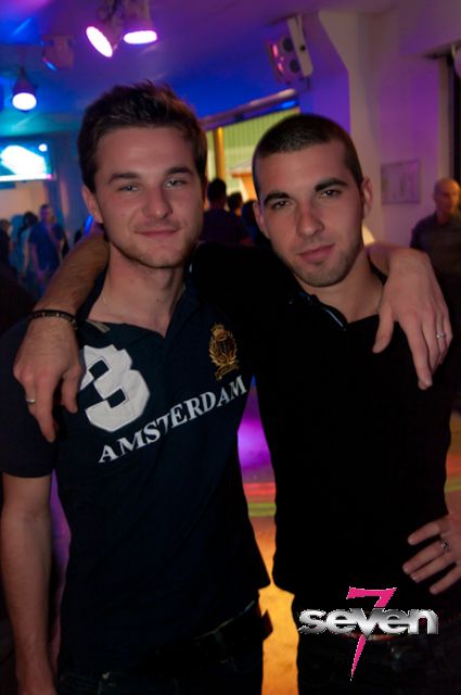 Cliquer pour voir l'image en taille réelle