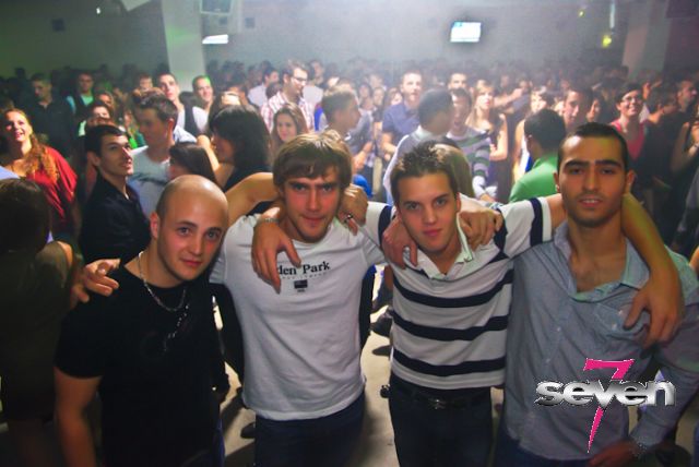 Cliquer pour voir l'image en taille réelle