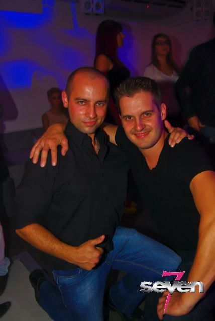 Cliquer pour voir l'image en taille réelle