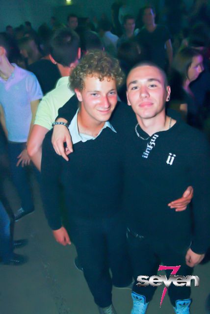 Cliquer pour voir l'image en taille réelle