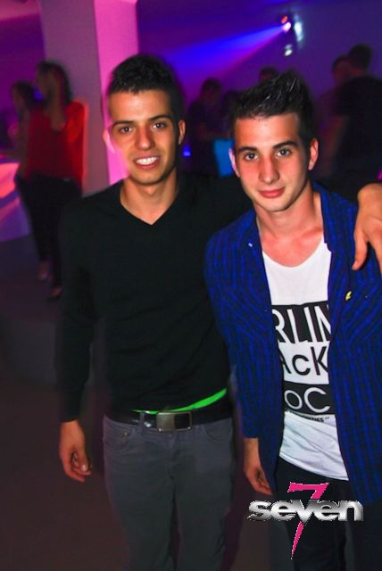 Cliquer pour voir l'image en taille réelle