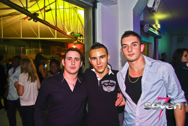 Cliquer pour voir l'image en taille réelle