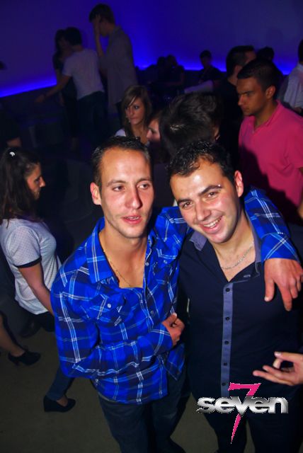 Cliquer pour voir l'image en taille réelle