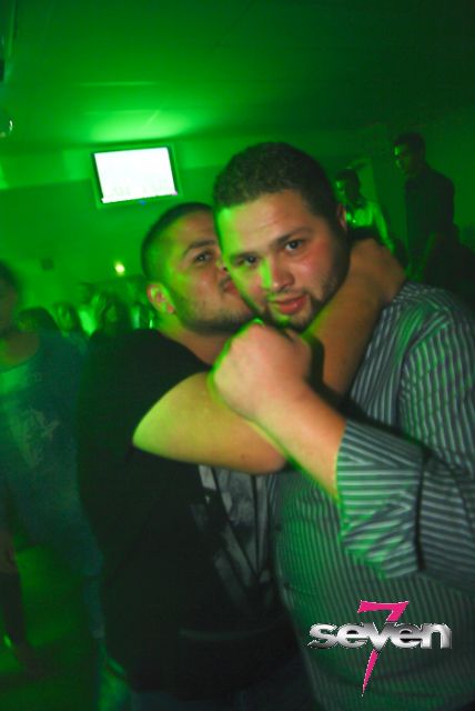 Cliquer pour voir l'image en taille réelle