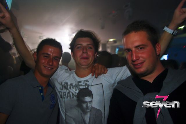 Cliquer pour voir l'image en taille réelle