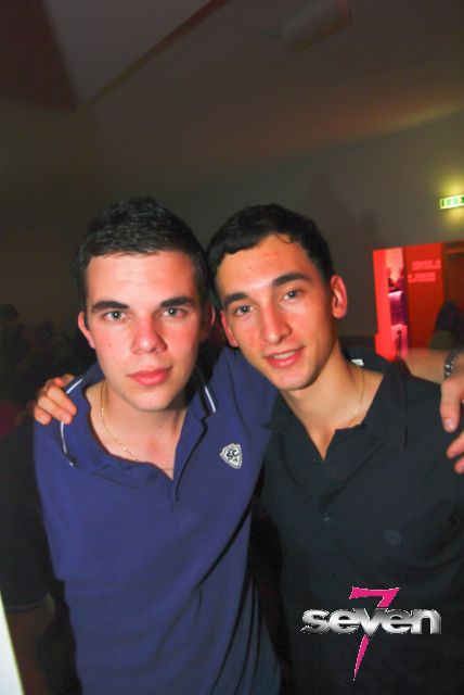 Cliquer pour voir l'image en taille réelle