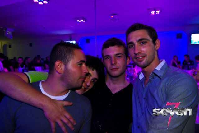 Cliquer pour voir l'image en taille réelle