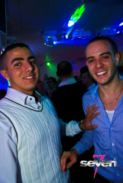 Cliquer pour voir l'image en taille réelle