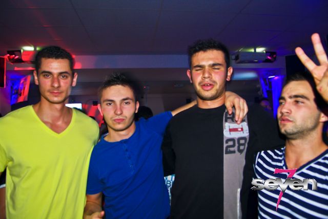 Cliquer pour voir l'image en taille réelle