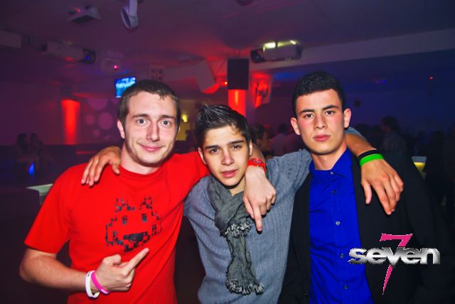 Cliquer pour voir l'image en taille réelle