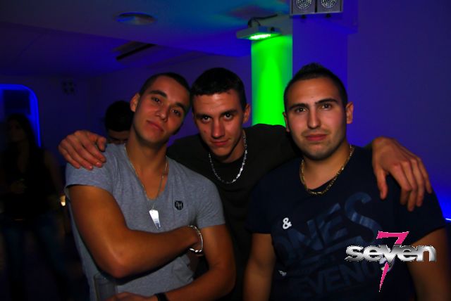 Cliquer pour voir l'image en taille réelle