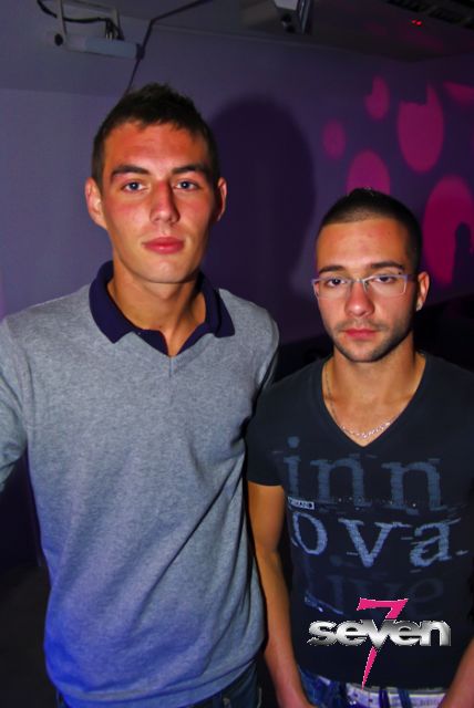 Cliquer pour voir l'image en taille réelle