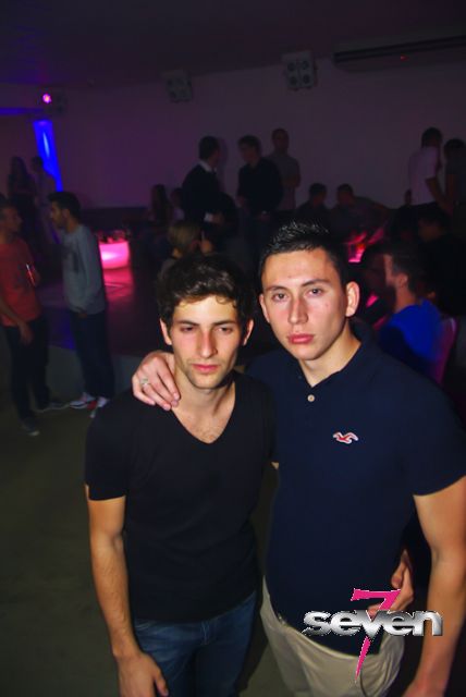 Cliquer pour voir l'image en taille réelle