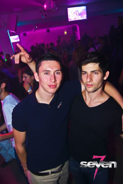 Cliquer pour voir l'image en taille réelle