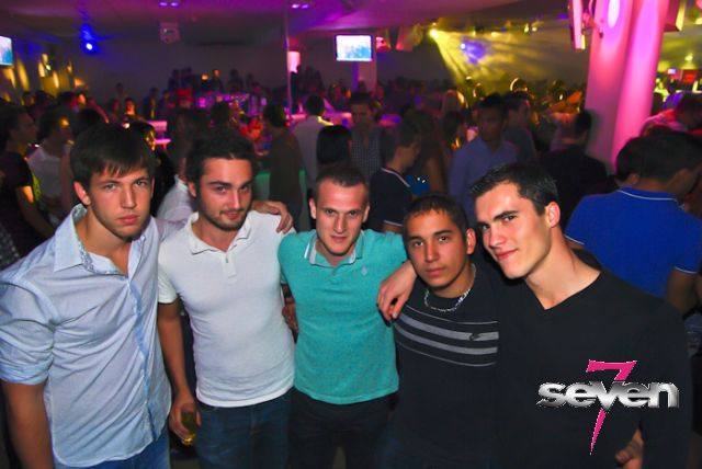 Cliquer pour voir l'image en taille réelle