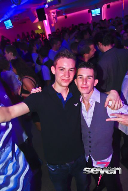 Cliquer pour voir l'image en taille réelle