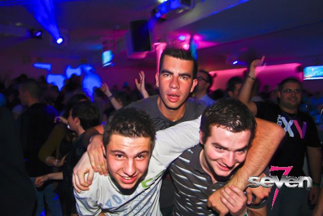 Cliquer pour voir l'image en taille réelle