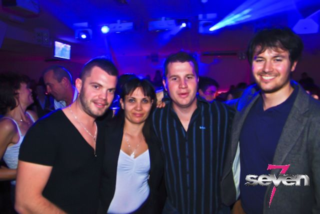 Cliquer pour voir l'image en taille réelle