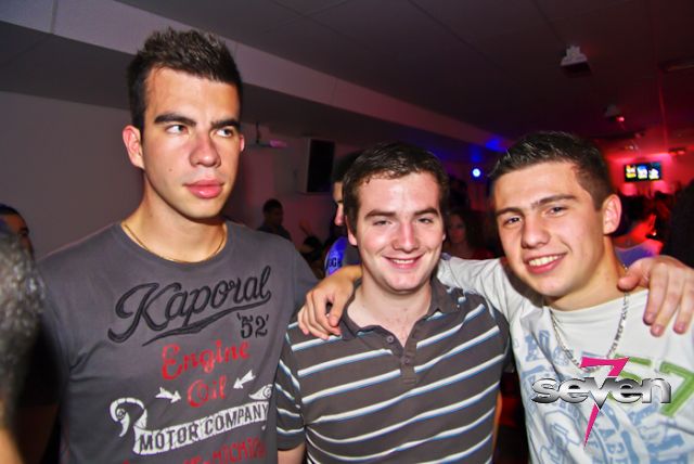 Cliquer pour voir l'image en taille réelle