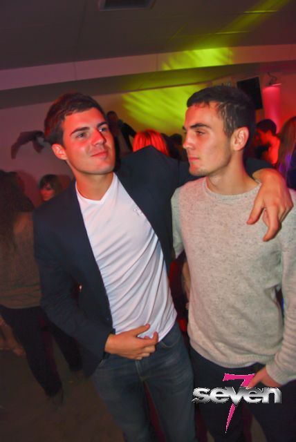 Cliquer pour voir l'image en taille réelle