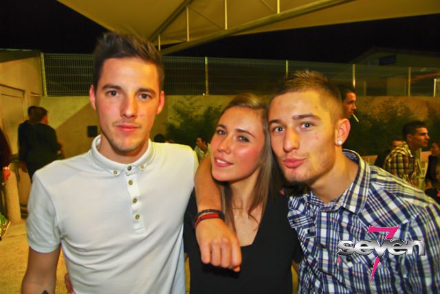 Cliquer pour voir l'image en taille réelle