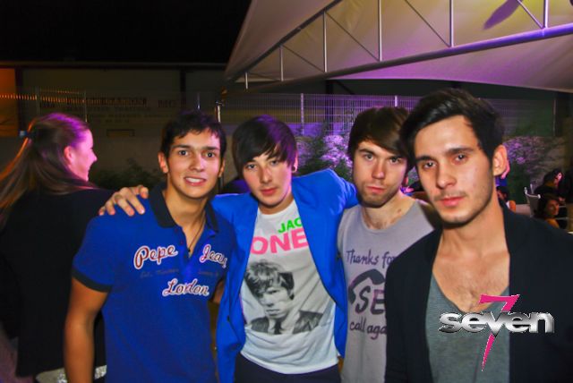 Cliquer pour voir l'image en taille réelle