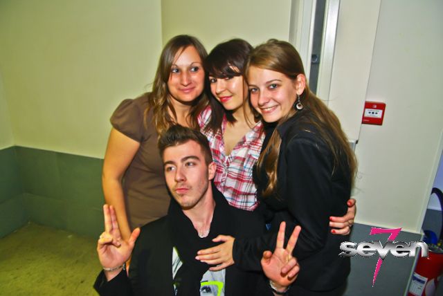 Cliquer pour voir l'image en taille réelle