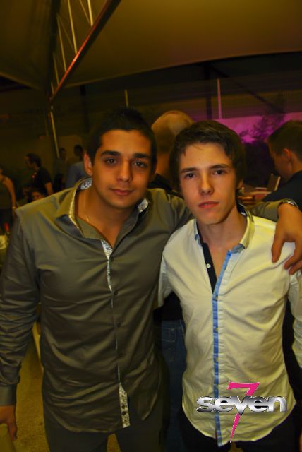 Cliquer pour voir l'image en taille réelle