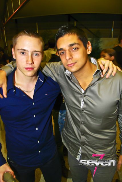 Cliquer pour voir l'image en taille réelle