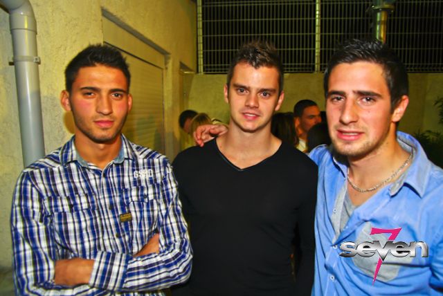 Cliquer pour voir l'image en taille réelle