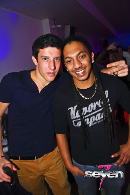 Cliquer pour voir l'image en taille réelle